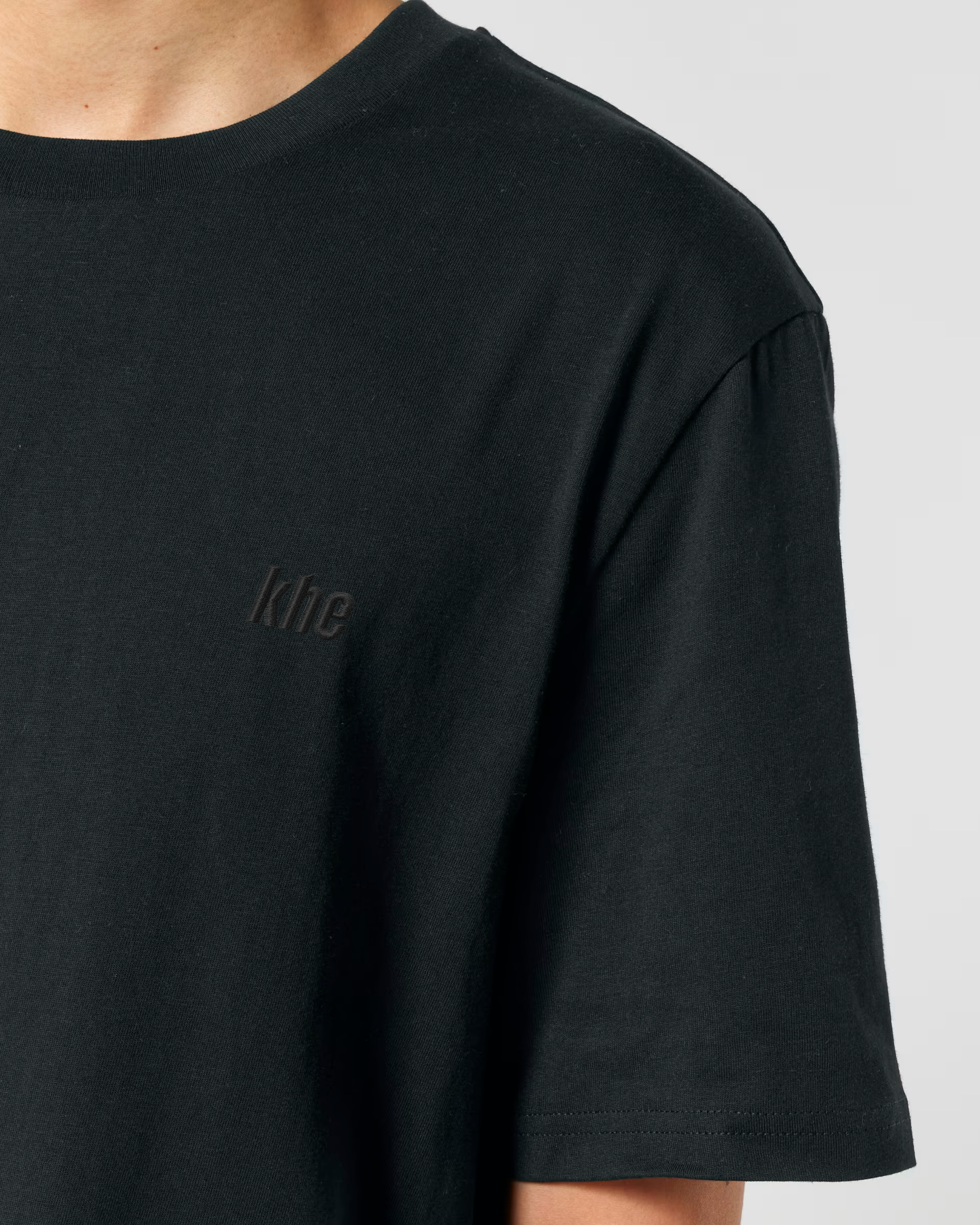 kheTee Unisex, 180g, „Logo Essentials“, regular fit, T-Shirt aus Bio-Baumwolle